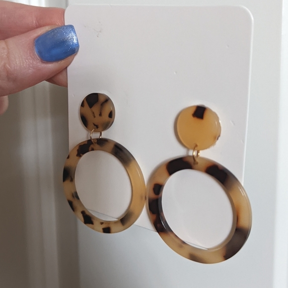 Tortoise Shell Style Hoops - Picture 2 of 2
